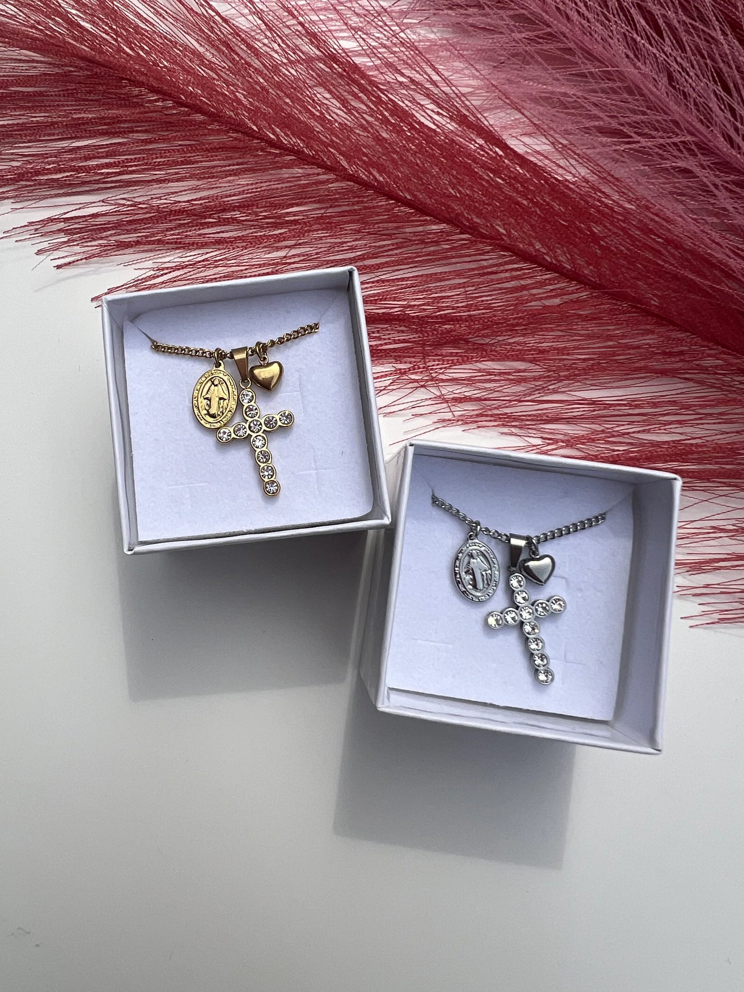 Collana - croce con strass