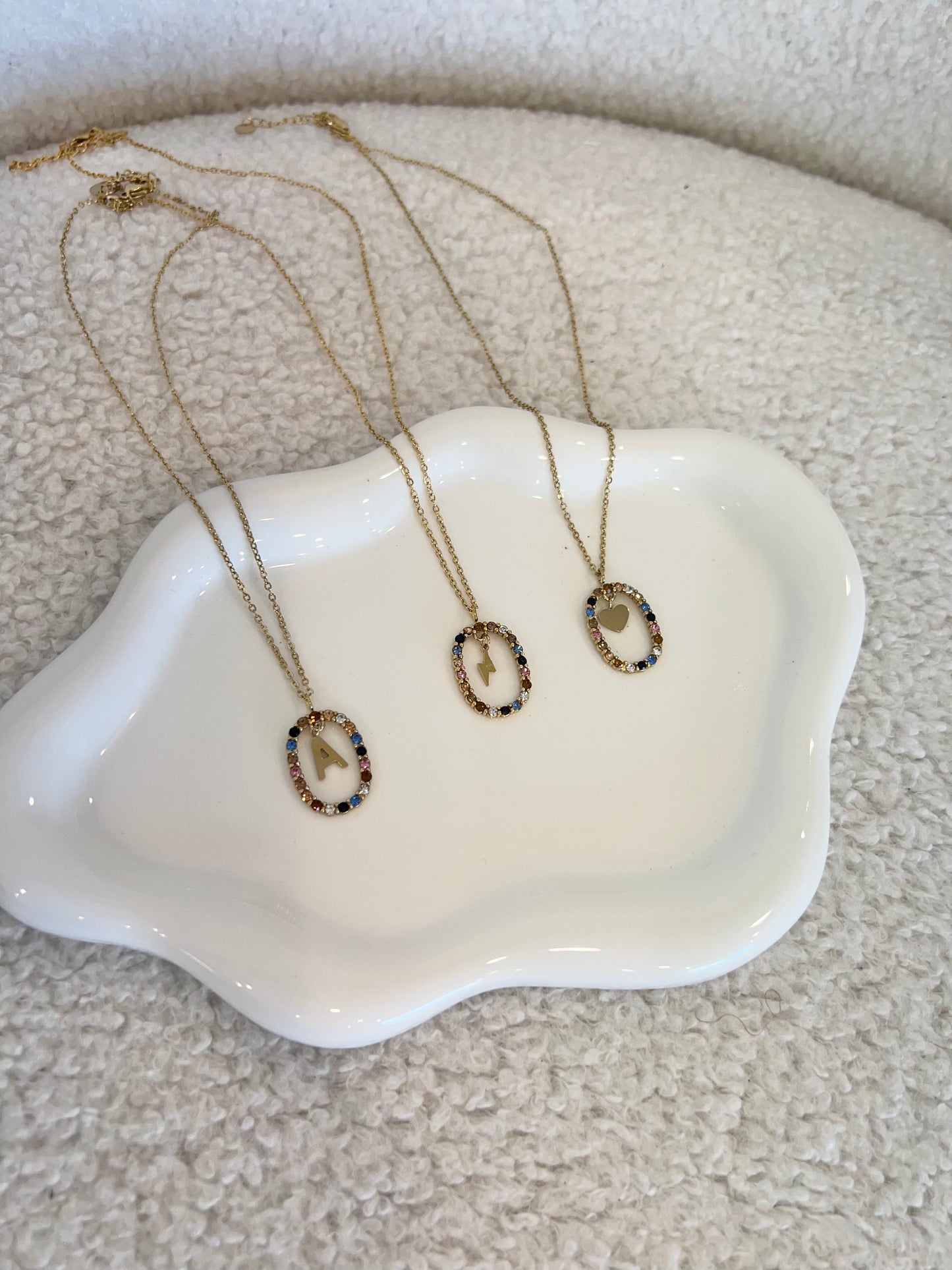 Collana lettera Rainbow