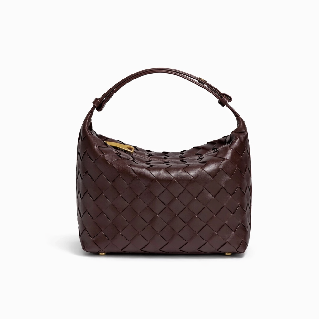 borsa kaila marrone testa di moro in ecopelle hardware oro chiusura a zip molto capiente per la sua grandezza modello intrecciato con manico espandibile su sfondo bianco 