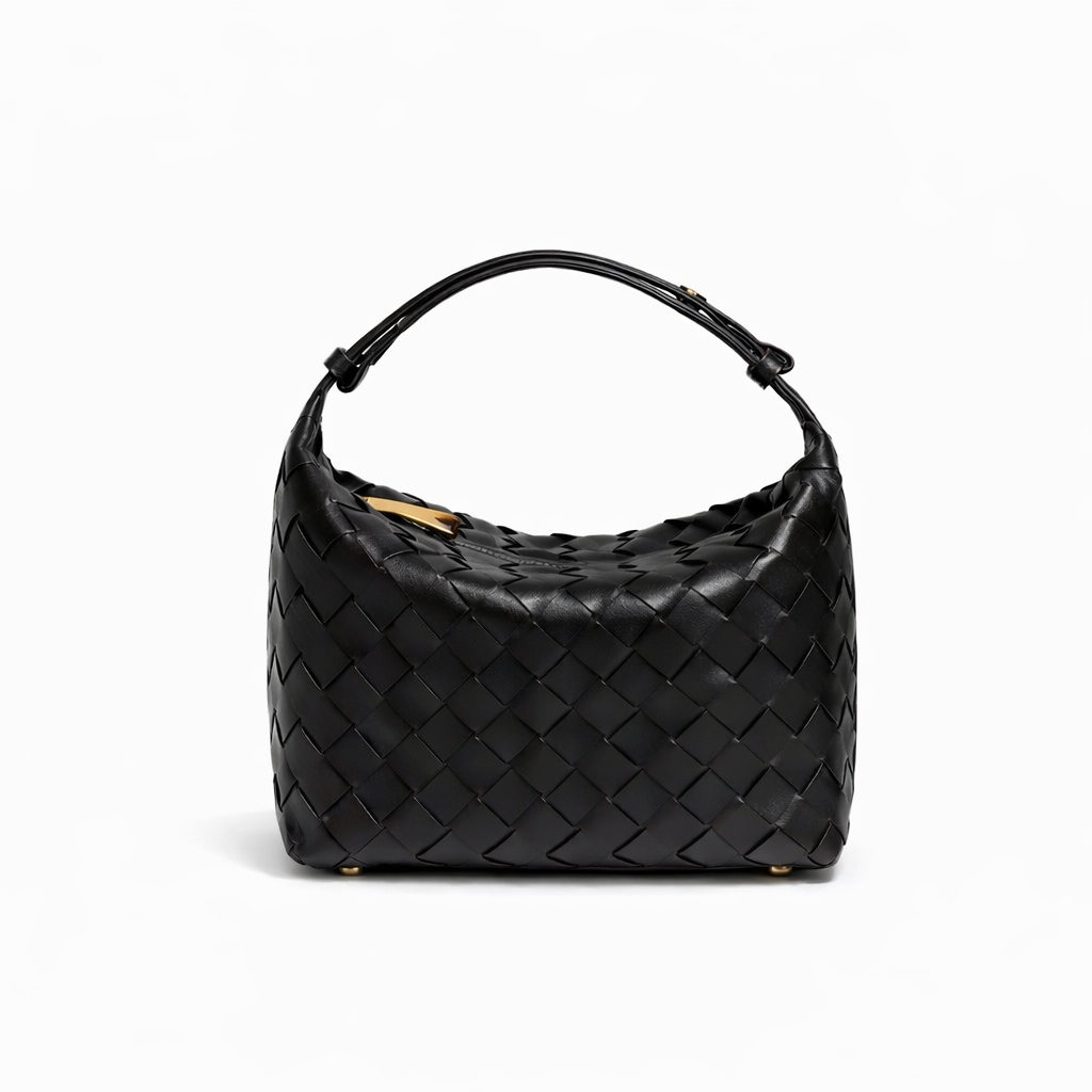 borsa kaila nero in ecopelle hardware oro chiusura a zip molto capiente per la sua grandezza modello intrecciato con manico espandibile su sfondo bianco 