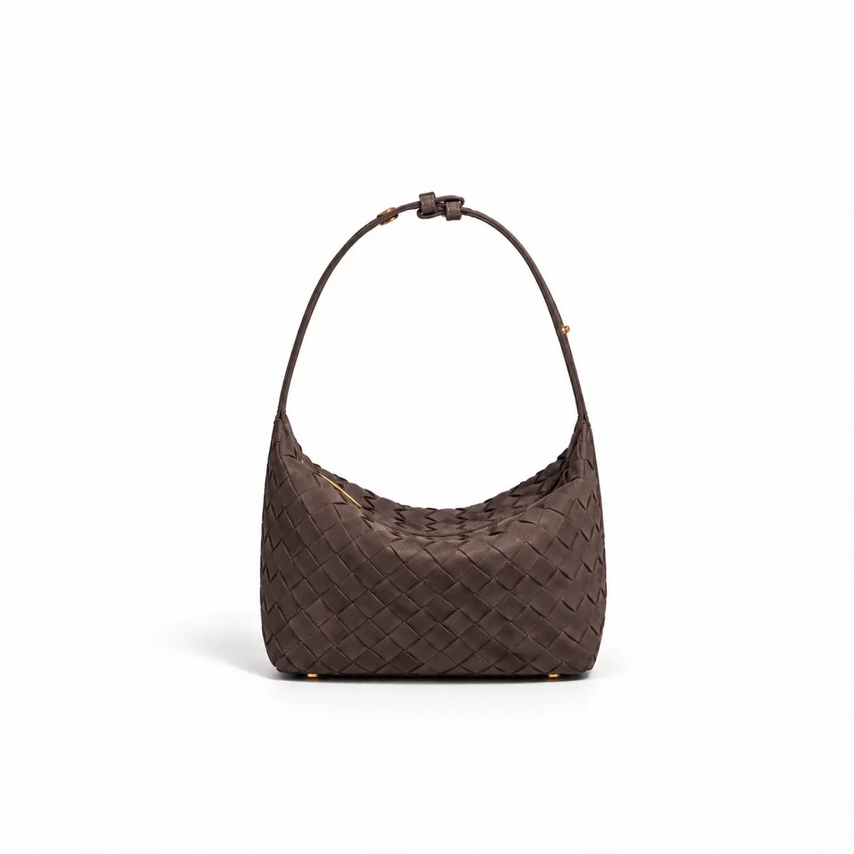 dettaglio : manico allungabile Borsa Kaila ecosuede marrone testa di morohardware oro chiusura a zip piedini d'appoggio oro manico allungabile stile intrecciato su sfondo bianco